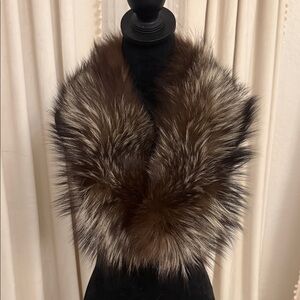Saga fox fur collar scarf blue fox